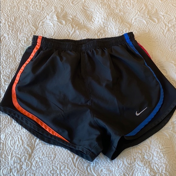 Multicolored Nike shorts - Picture 1 of 3